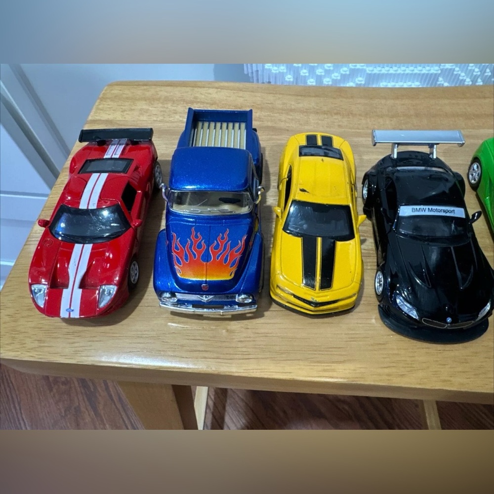 Set of 6 Colorful Toy Cars